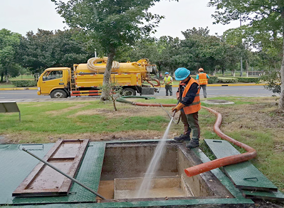 阳日镇化油池清理